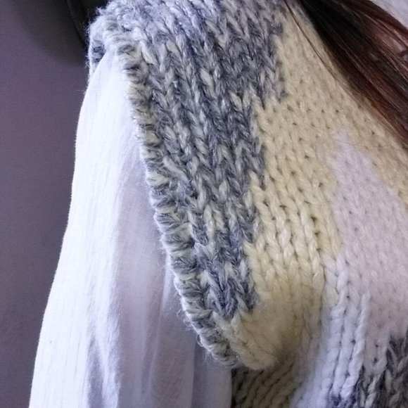 Vintage Sweater Vest Pull Over Hand Loomed Knit - Picture 9 of 11